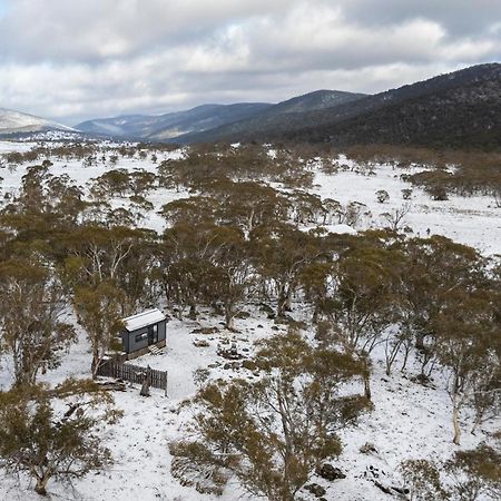Big Yard Escapes - Two Off-Grid Tiny Houses On The Mowamba River Jindabyne Exteriör bild