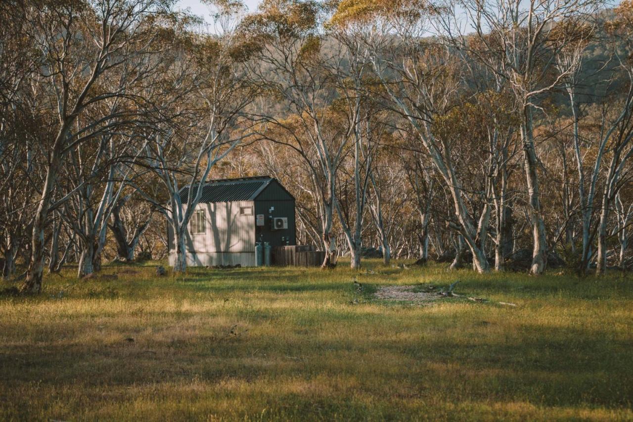 Big Yard Escapes - Two Off-Grid Tiny Houses On The Mowamba River Jindabyne Exteriör bild