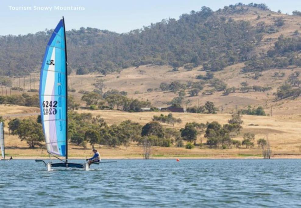 Big Yard Escapes - Two Off-Grid Tiny Houses On The Mowamba River Jindabyne Exteriör bild